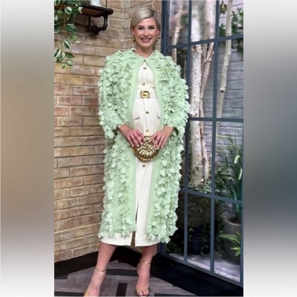 Zara green petal coat - Picture 3 of 10